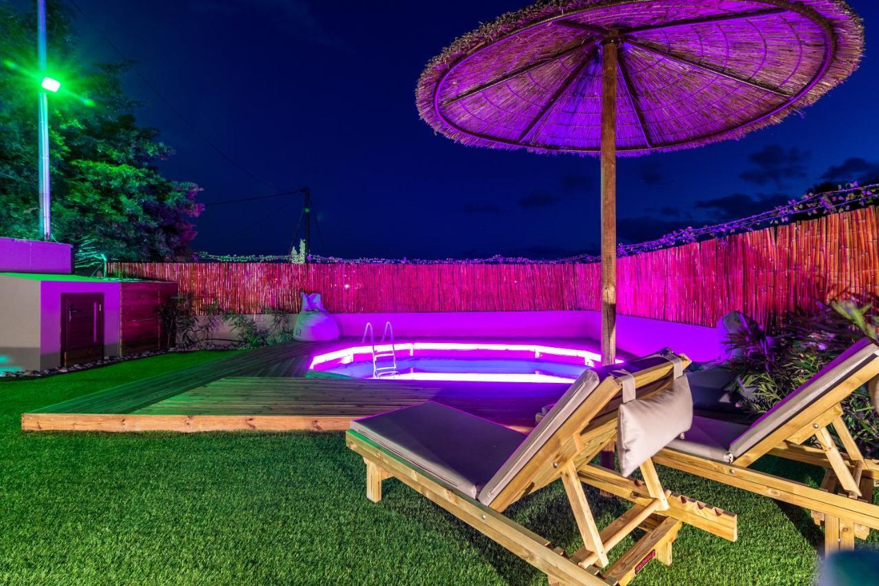 Modern House With Pool Near Beach Gazi Esterno foto